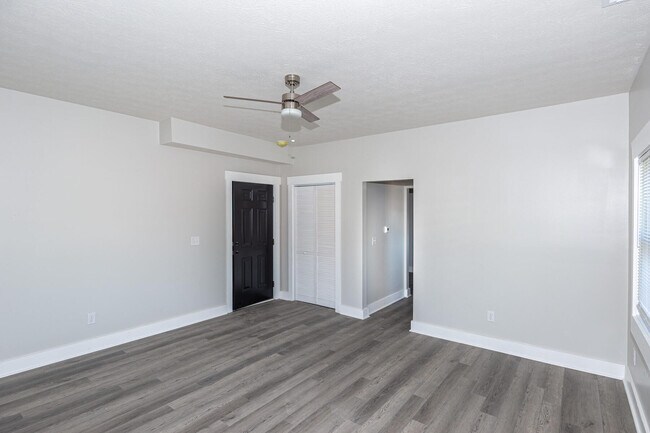 Foto del edificio - 5143 Washington St