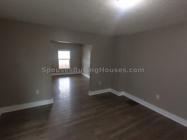 Building Photo - 625-627 N Tacoma Ave