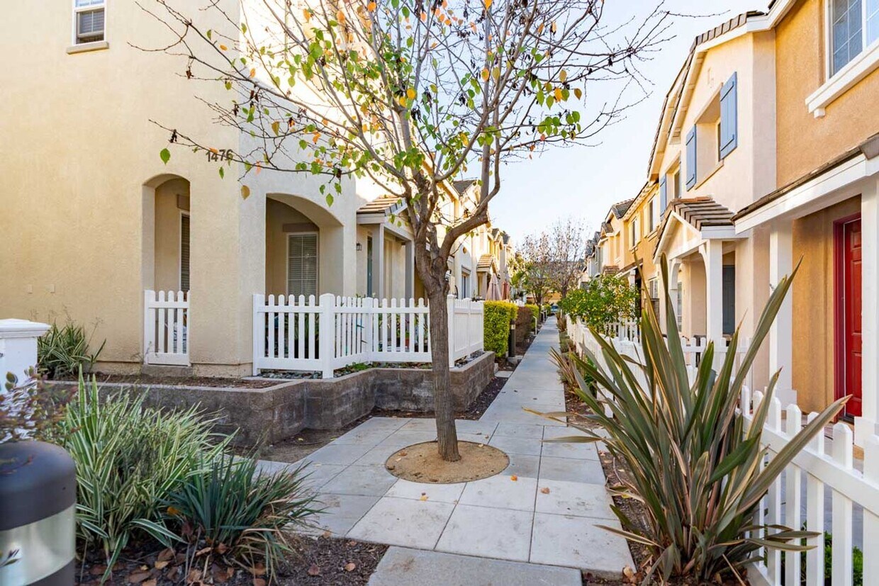 1476 Canvas Dr Unit 1, Chula Vista, CA 91913 Condo for Rent in Chula