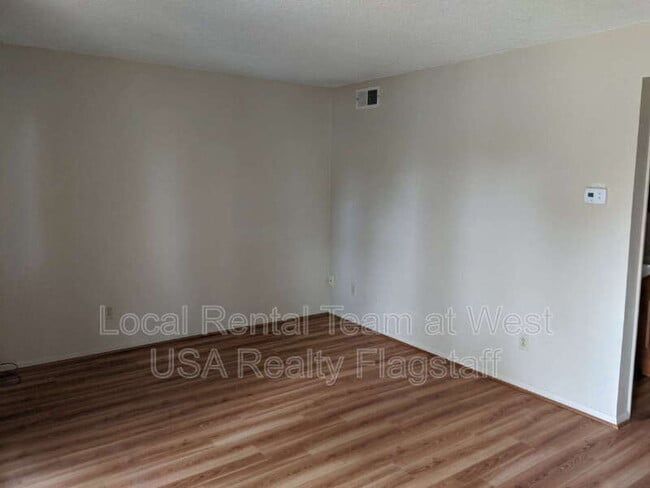 Foto del edificio - 609 W Dale Ave