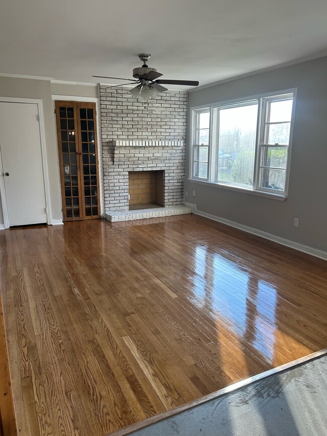 Building Photo - 1602 Lambard Dr