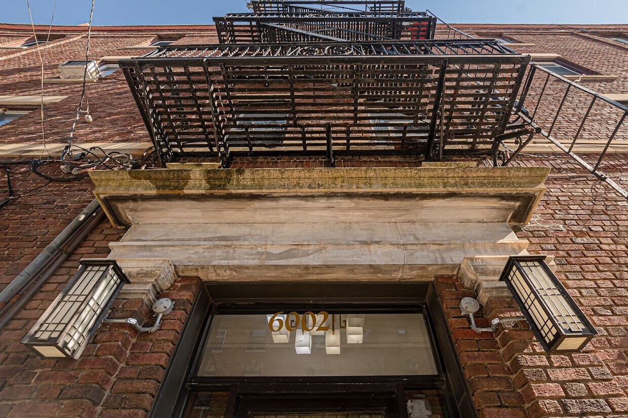 Foto principal - 6002 Hudson Ave