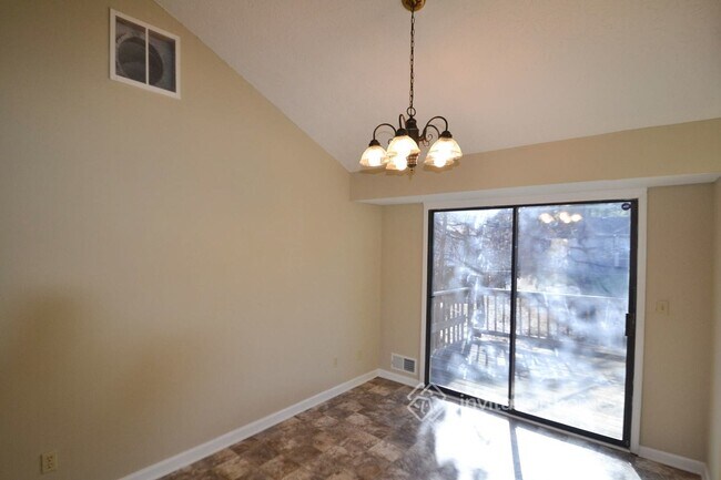 Foto del edificio - 2653 Laurel View Dr