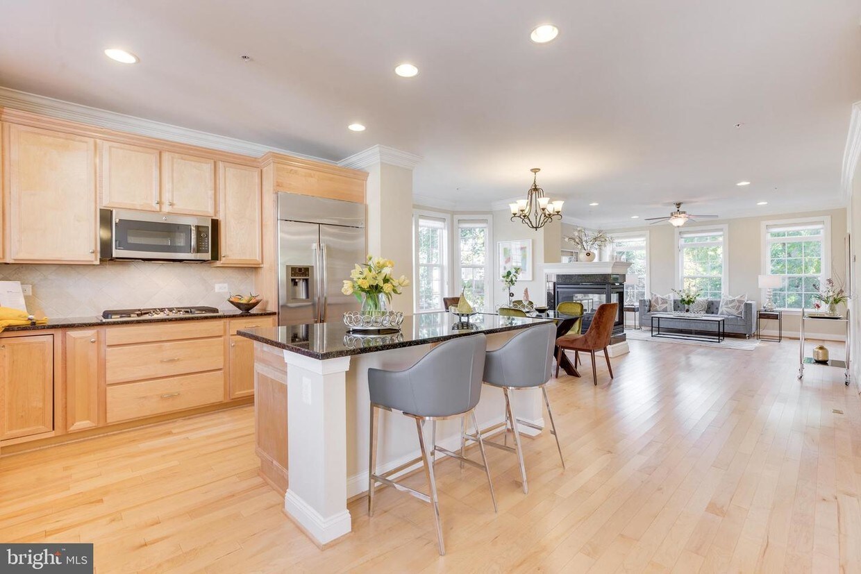 10610 Canfield St, Fairfax, VA 22030 Townhouse for Rent in Fairfax