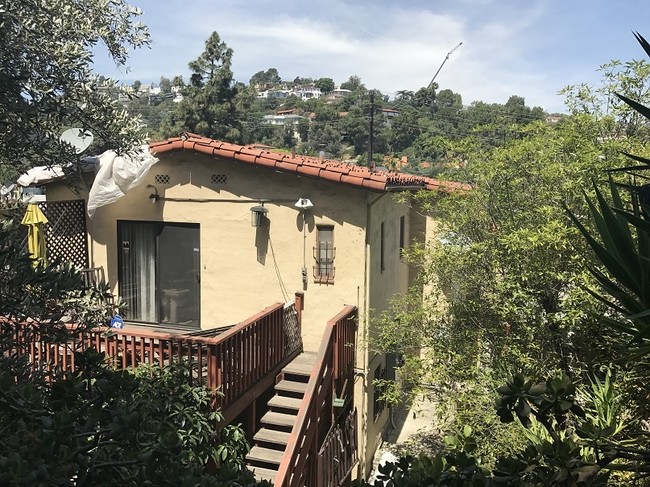 Building Photo - 3818 Los Feliz Blvd