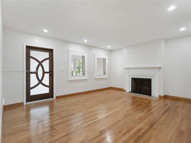 Building Photo - 741 Palermo Ave