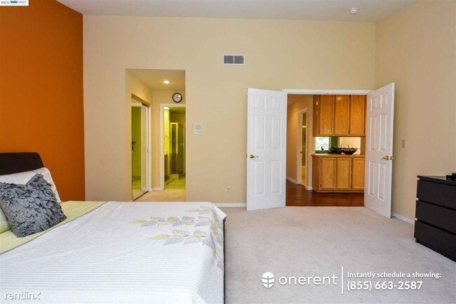 Foto del edificio - 401 S Clovercrest Ln