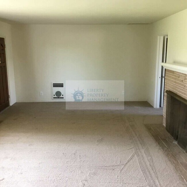 Building Photo - 14371 CA-120