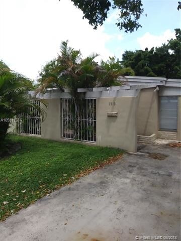 Foto del edificio - 1819 NE 182nd St