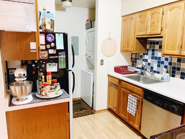 Foto del edificio - W177N9747 Riversbend Cir E