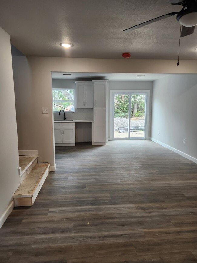 Building Photo - 91 SE 381st Rd