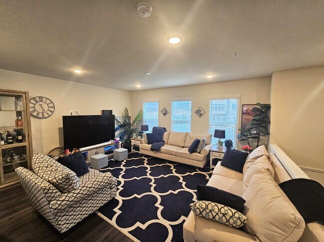 Building Photo - 3213 Merganser Dr