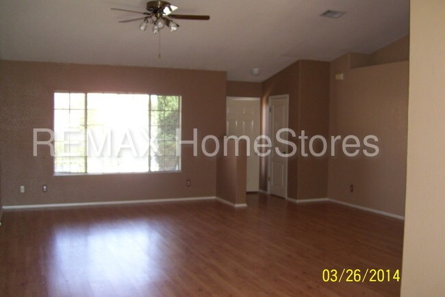 Foto del edificio - 2710 Sun Crest Dr