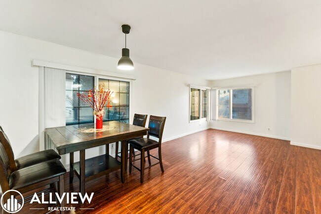 Foto del edificio - Amazing 2 Bed 1 Bath Condo Available Now!