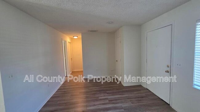 Building Photo - 915 Ariana St