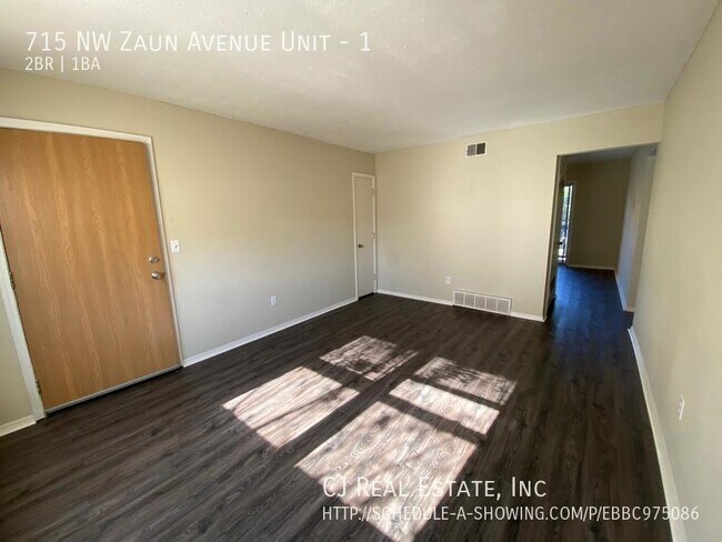 Foto del edificio - 715 NW Zaun Ave