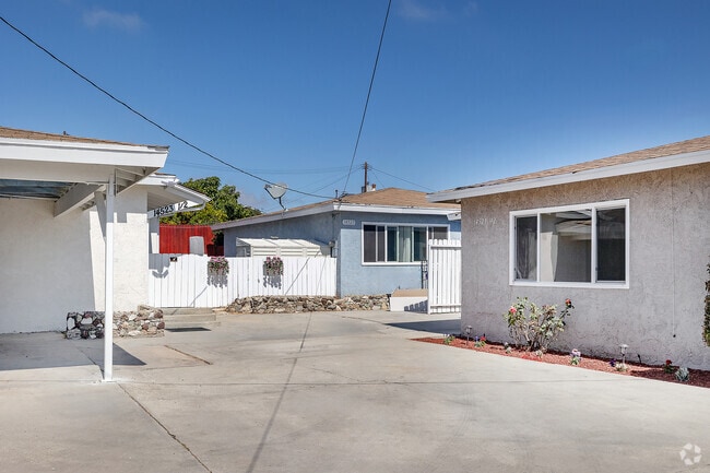 Building Photo - 14521 Firmona Ave