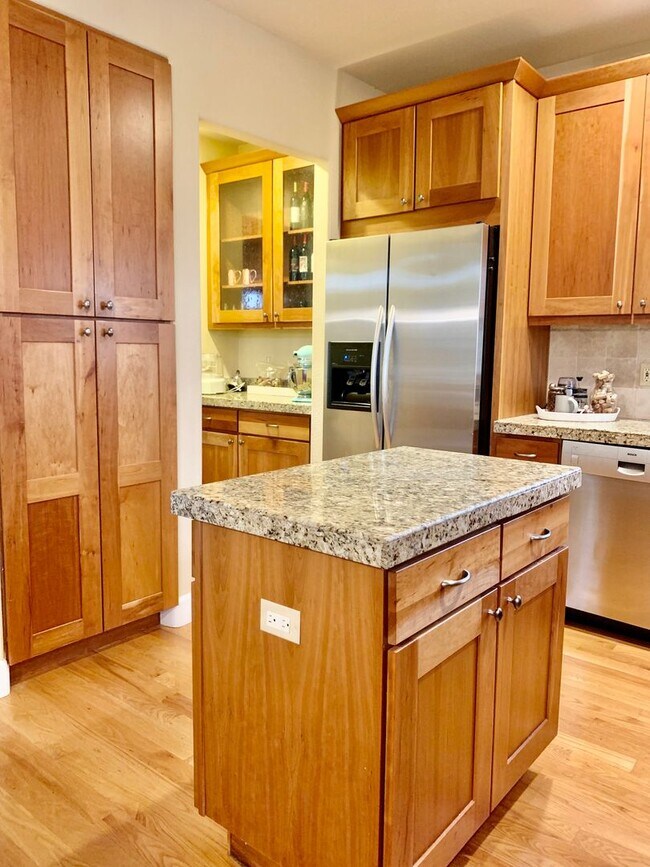 Building Photo - Gorgeous Gunbarrel Home for Lease! Amazing...