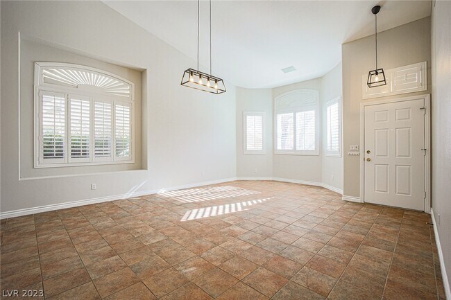 Foto del edificio - 1925 Sierra Oaks Ln