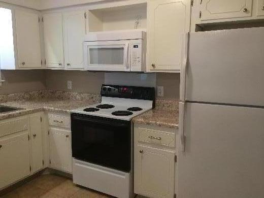 Building Photo - Duplex 2bdrm Hermitage, convenient locat