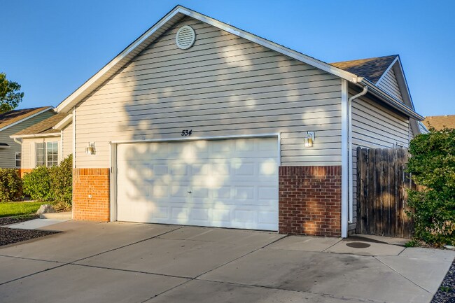 Foto del edificio - 534 Springwood Ct
