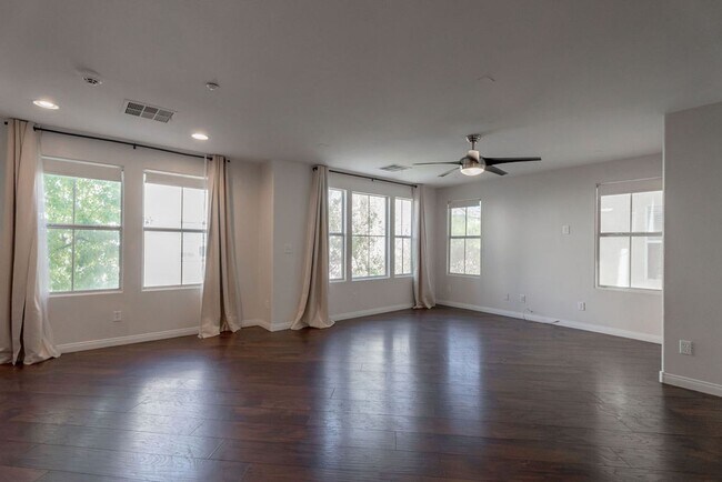 Foto del edificio - 4793 Hampstead Heath Ct