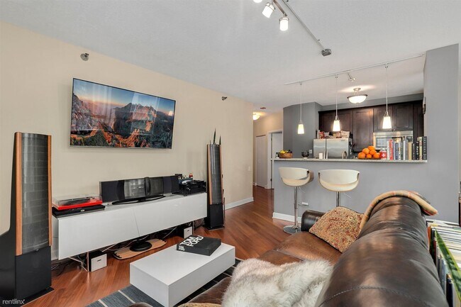 Building Photo - 1 br, 2 bath Condo - 610 S West End St