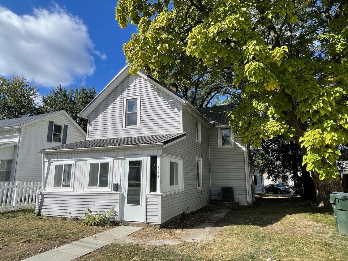Primary Photo - House for Rent
