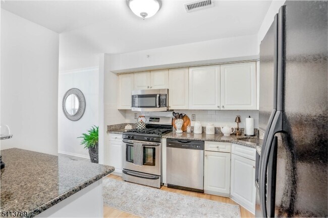 Foto del edificio - 8 Springholm Dr