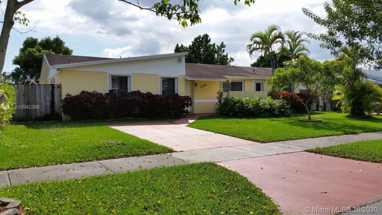 Primary Photo - 12260 SW 187th St