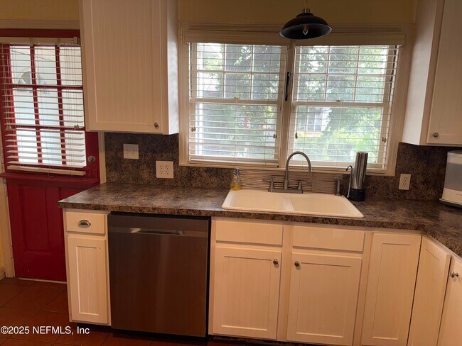 Foto del edificio - 6946 Oakwood St