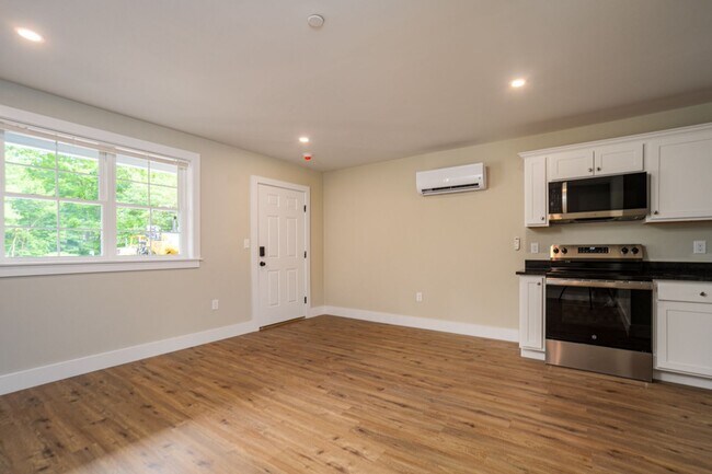 Foto del edificio - Woodside Village