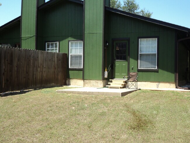 Foto del edificio - 2419 Burleson Ct