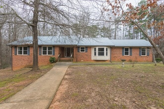 Building Photo - 1060 Windbrooke Ct