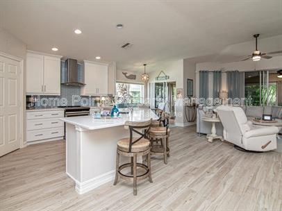 Foto del edificio - 945 Carrick Bend Cir