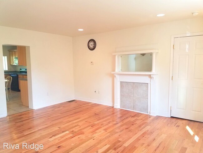 Building Photo - 3 br, 1 bath House - 3220 Edwards Way