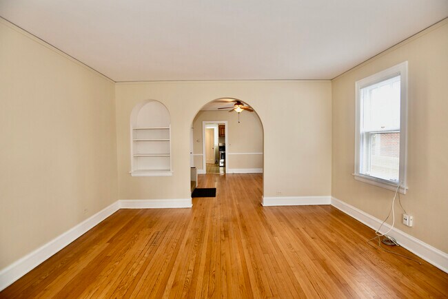 Building Photo - 242 Highwood Ave