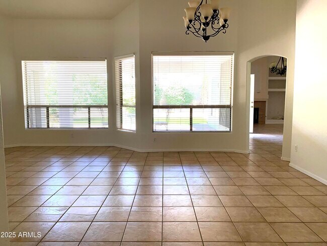 Foto del edificio - 5918 E Woodridge Dr