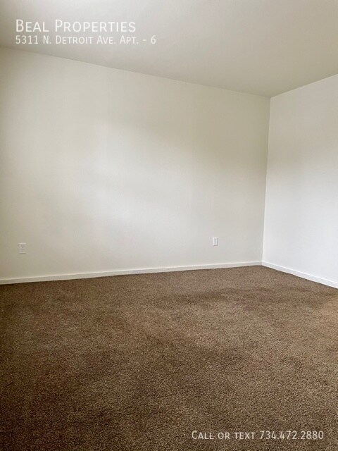 Foto del edificio - 5311 N Detroit Ave