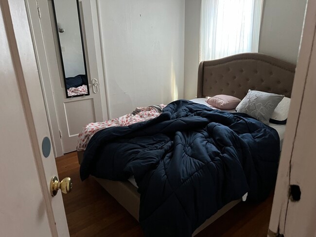 Bedroom 1 - 734 Allen St