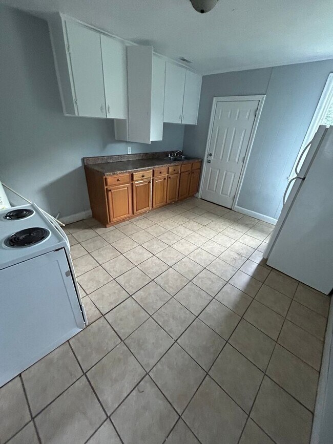 Foto del edificio - 724 Miller Rd