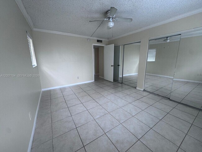 Foto del edificio - 605 S State Rd 7