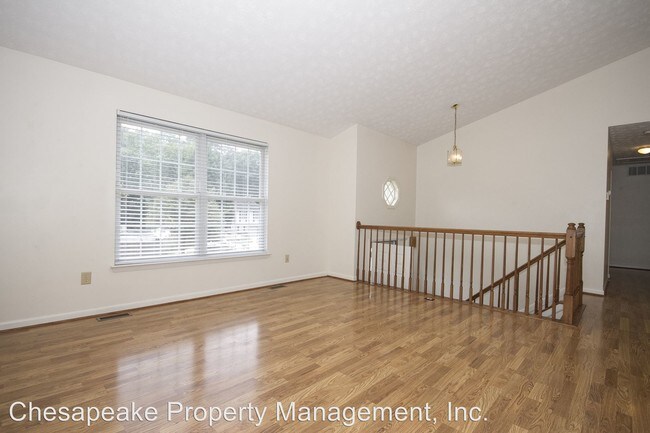 Foto del edificio - 8050 Pine Ridge Rd