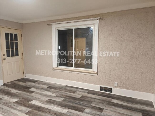 Building Photo - 4476 Monroe St