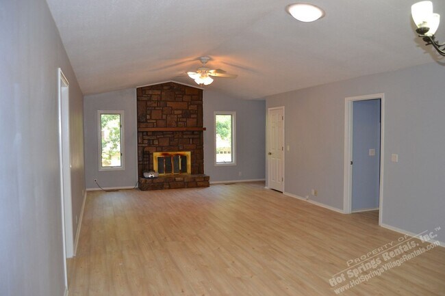Building Photo - West Garea Area | Home | Unfurnished