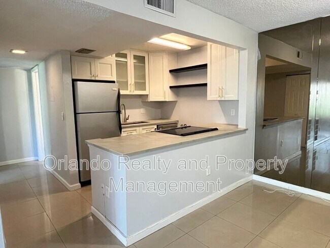 Foto del edificio - 3288 S Semoran Blvd