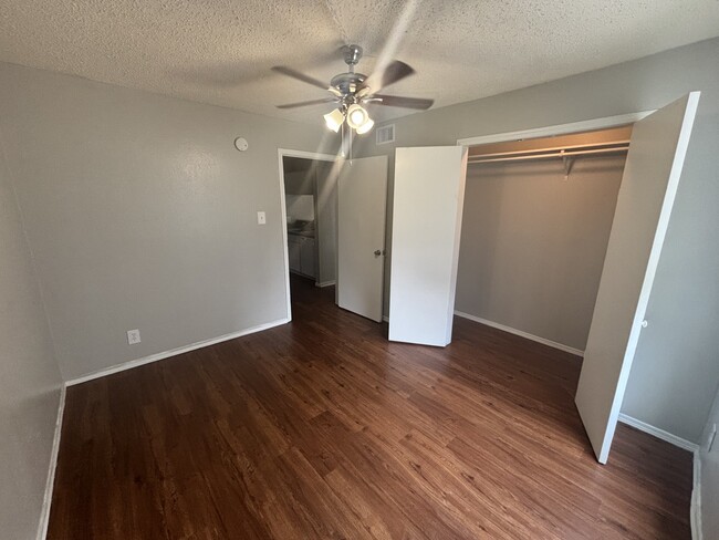 Building Photo - Edinburg Place Apartments