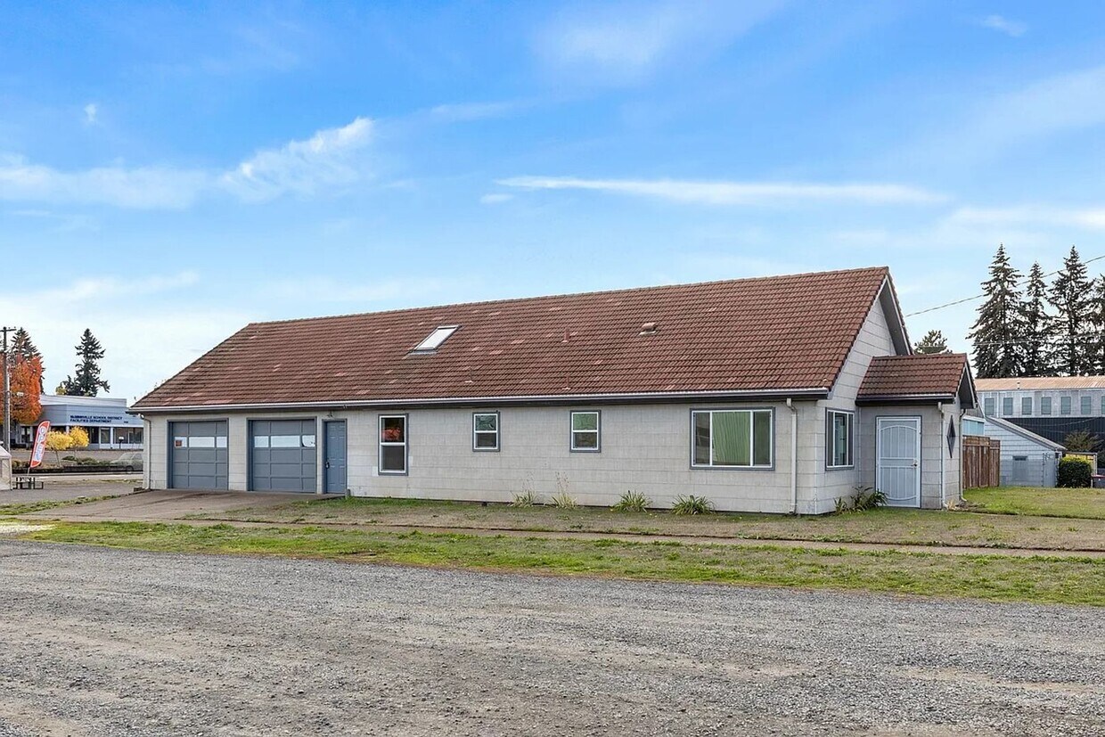 Foto principal - 1186 NE Alpine Ave