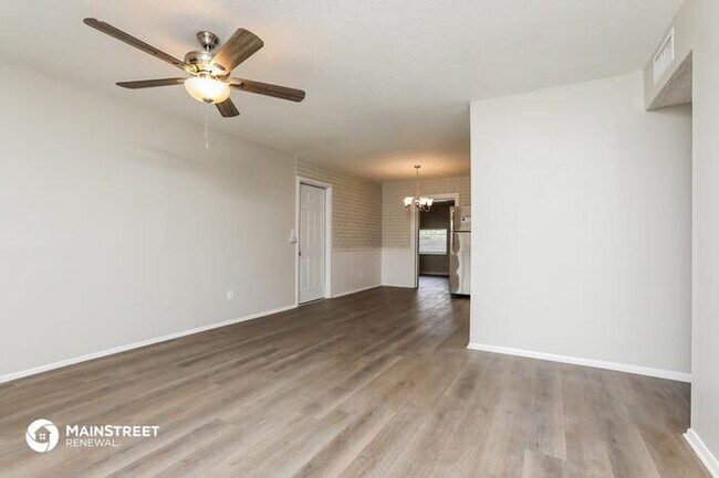 Building Photo - 6923 Yucatan Dr, Orlando, FL 32807