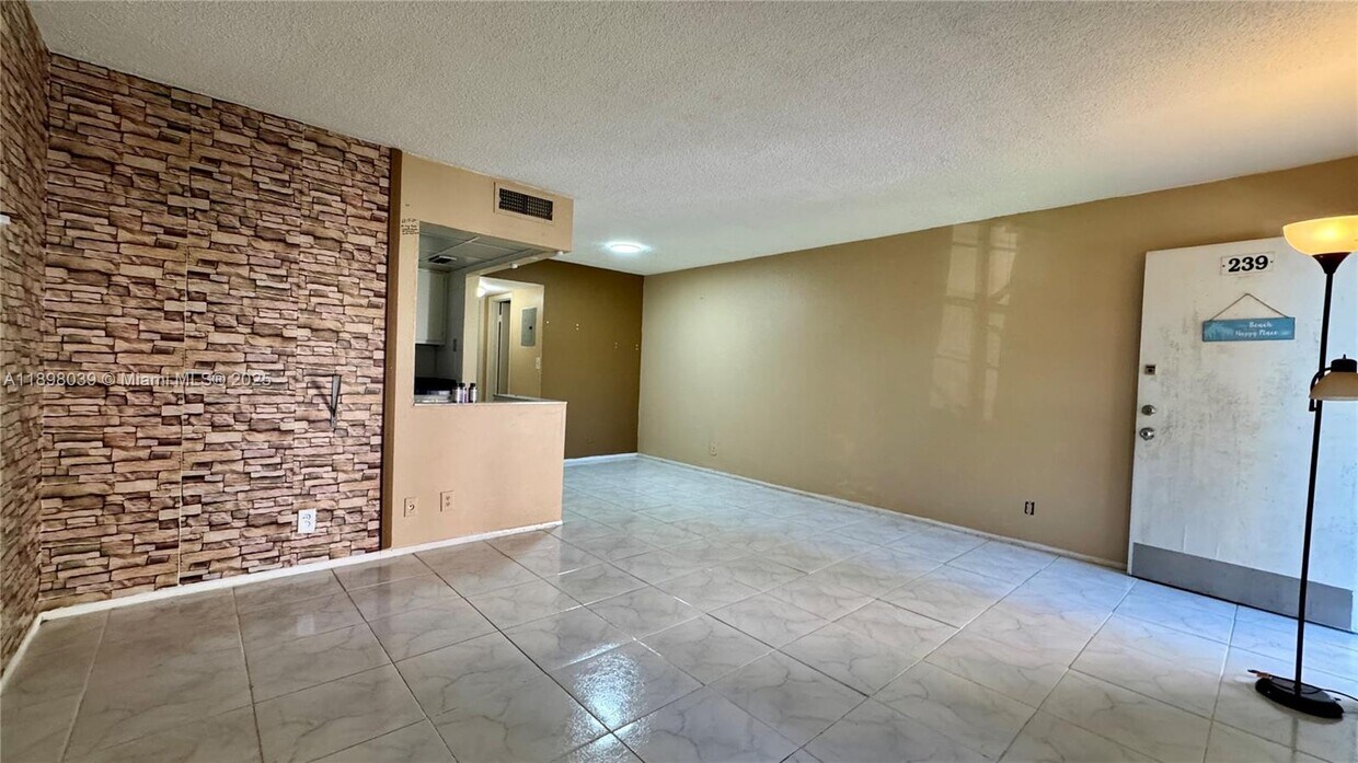 Foto principal - 2901 NW 47th Terrace